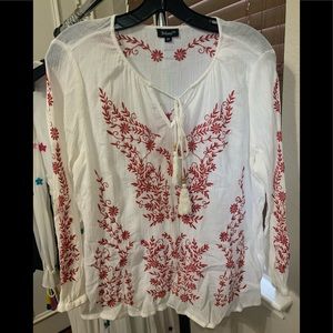 Tolani XS white Embroidered Boho Flowy Top